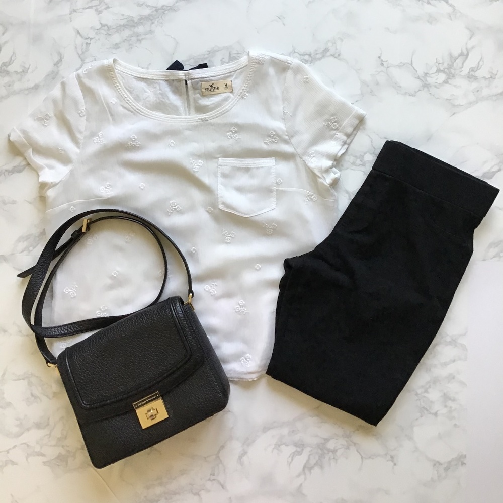 Hollister Mini Embroidered Flowers with Bow